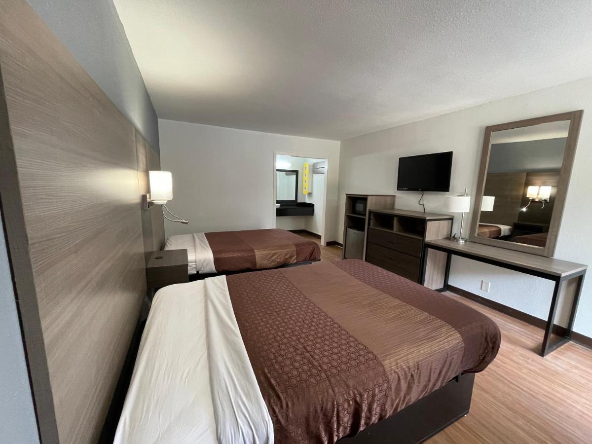 Landmark Hotel Leesville Esterno foto