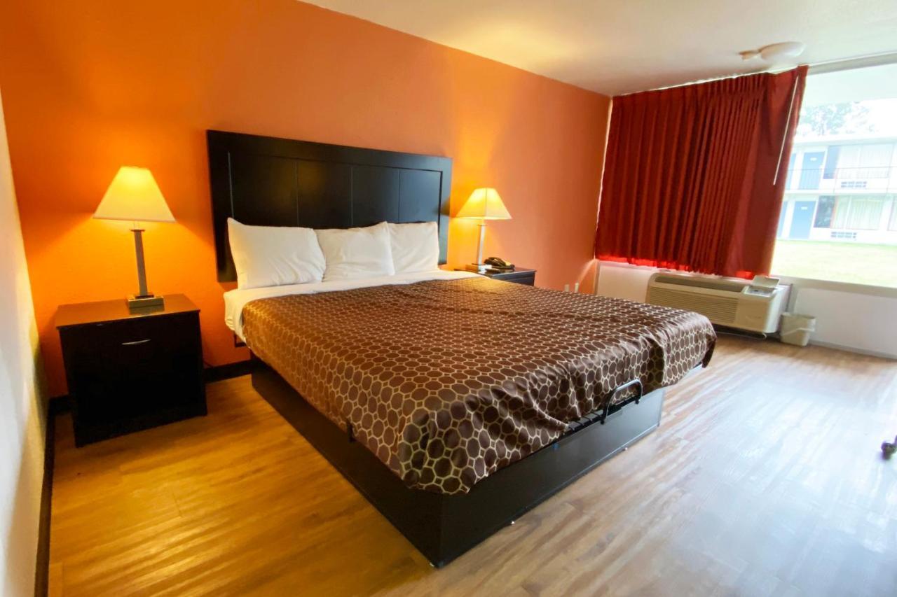 Landmark Hotel Leesville Esterno foto