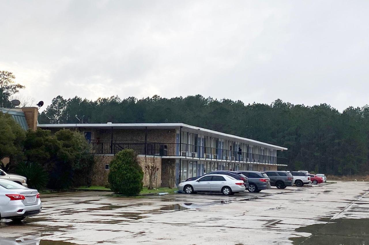 Landmark Hotel Leesville Esterno foto