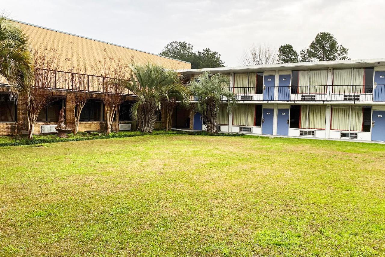Landmark Hotel Leesville Esterno foto
