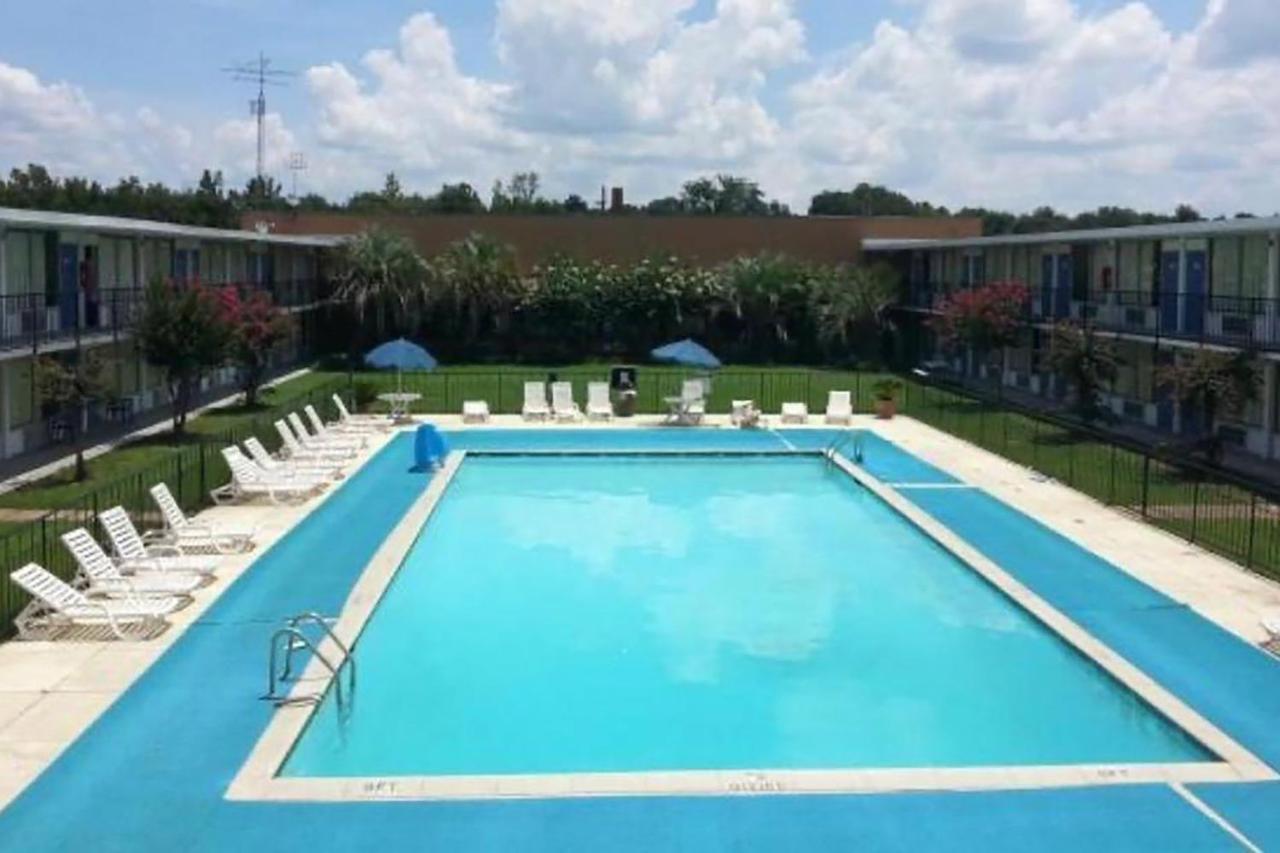 Landmark Hotel Leesville Esterno foto