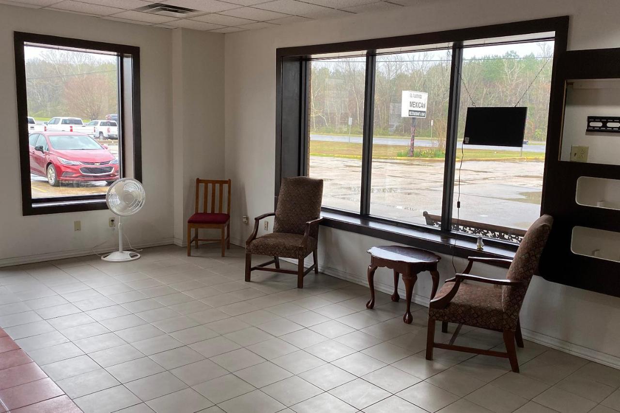 Landmark Hotel Leesville Esterno foto