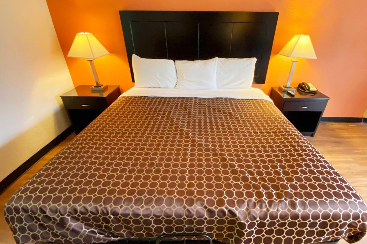 Landmark Hotel Leesville Esterno foto