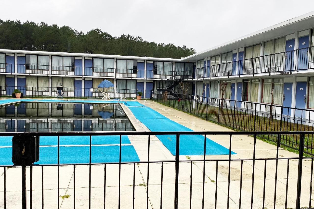 Landmark Hotel Leesville Esterno foto