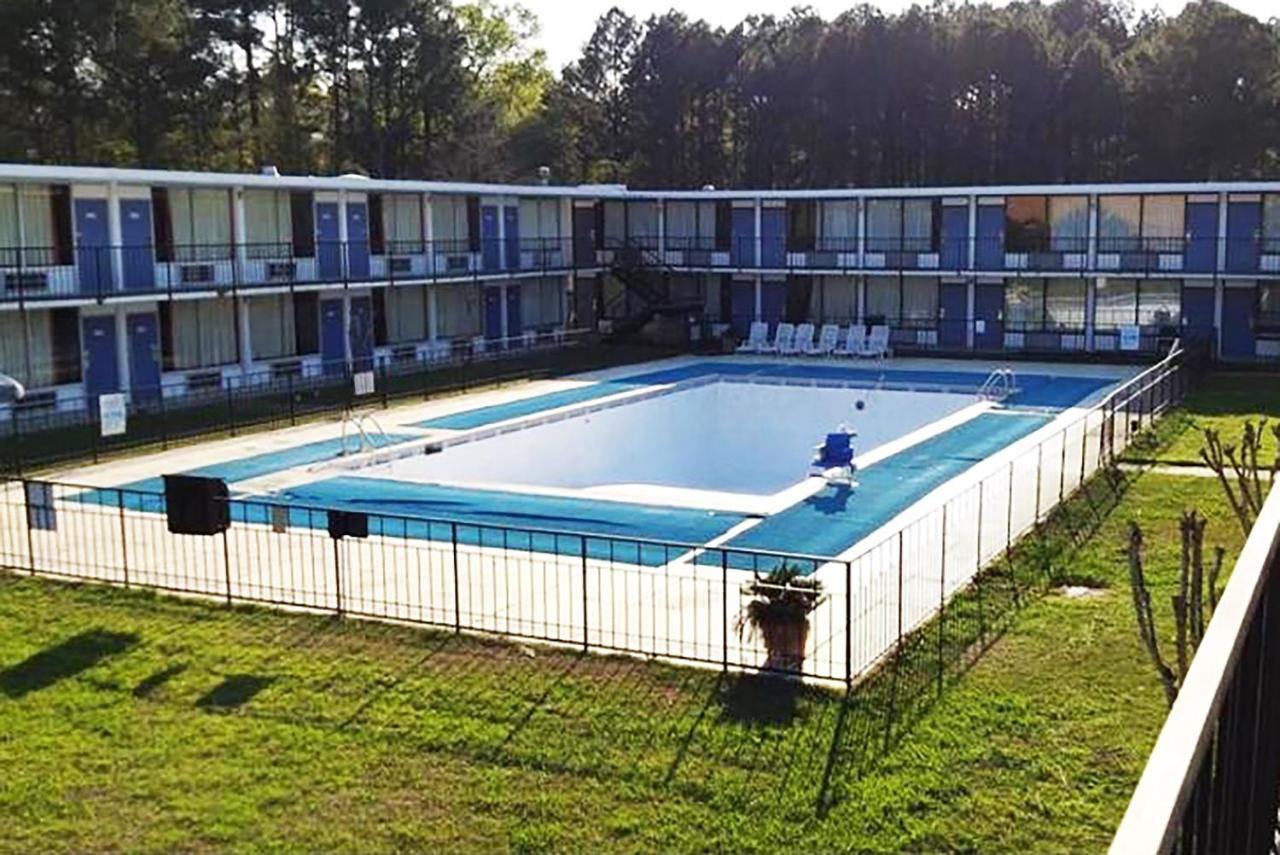 Landmark Hotel Leesville Esterno foto
